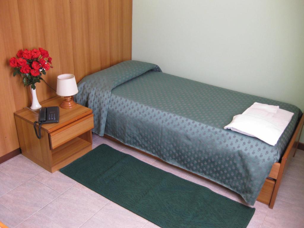 Hotel Casa Giuly Villa dʼAlmè Habitación foto