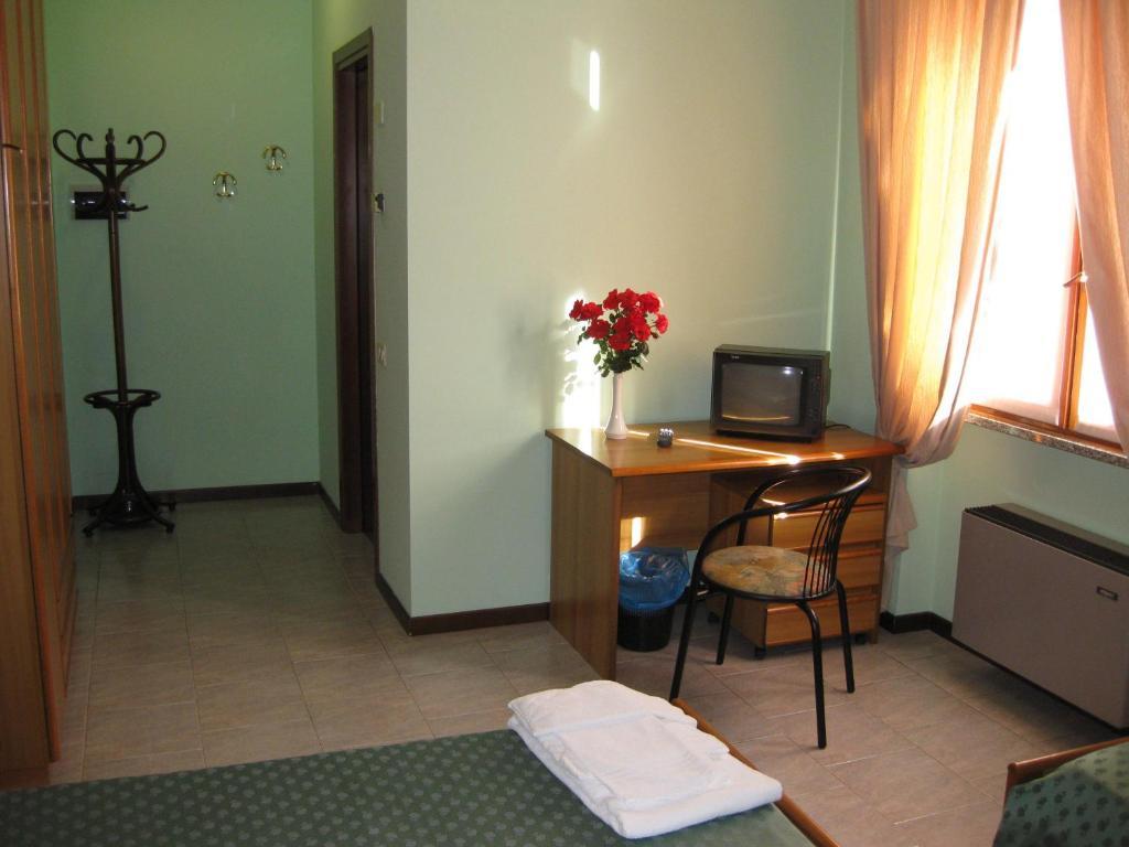 Hotel Casa Giuly Villa dʼAlmè Exterior foto